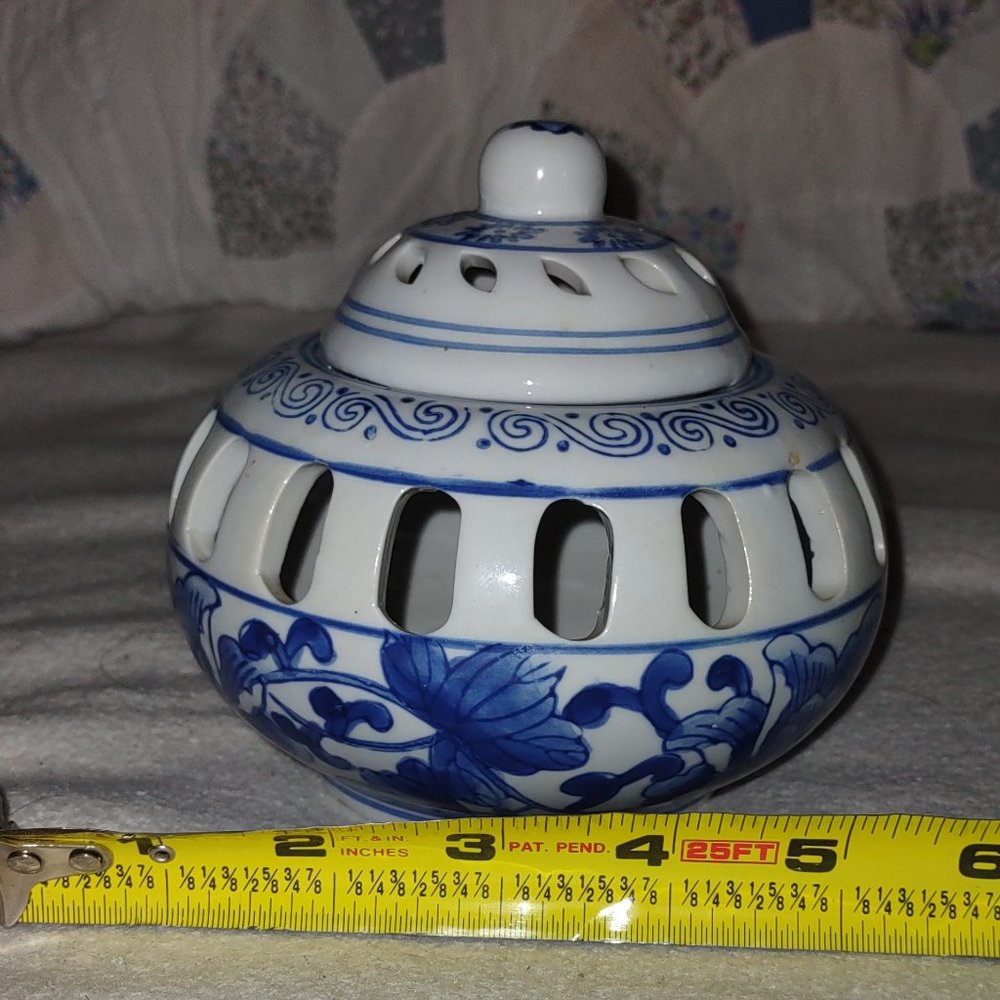 Ceramic Blue/White Incense Container